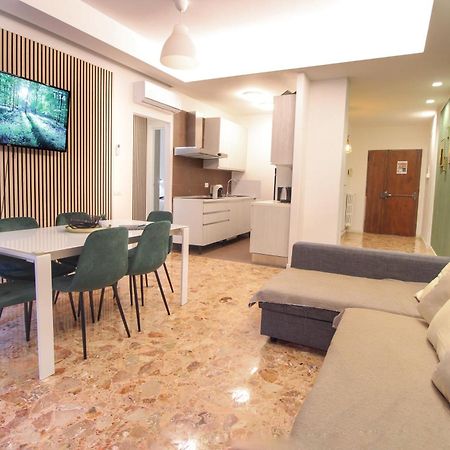 Delicious 2 Bed Room Apartment And Garden By Yh Rome Buitenkant foto