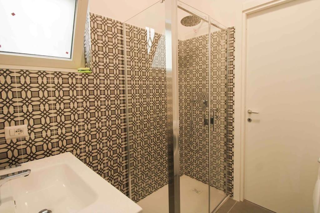 Delicious 2 Bed Room Apartment And Garden By Yh Rome Buitenkant foto