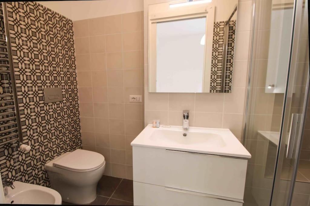 Delicious 2 Bed Room Apartment And Garden By Yh Rome Buitenkant foto