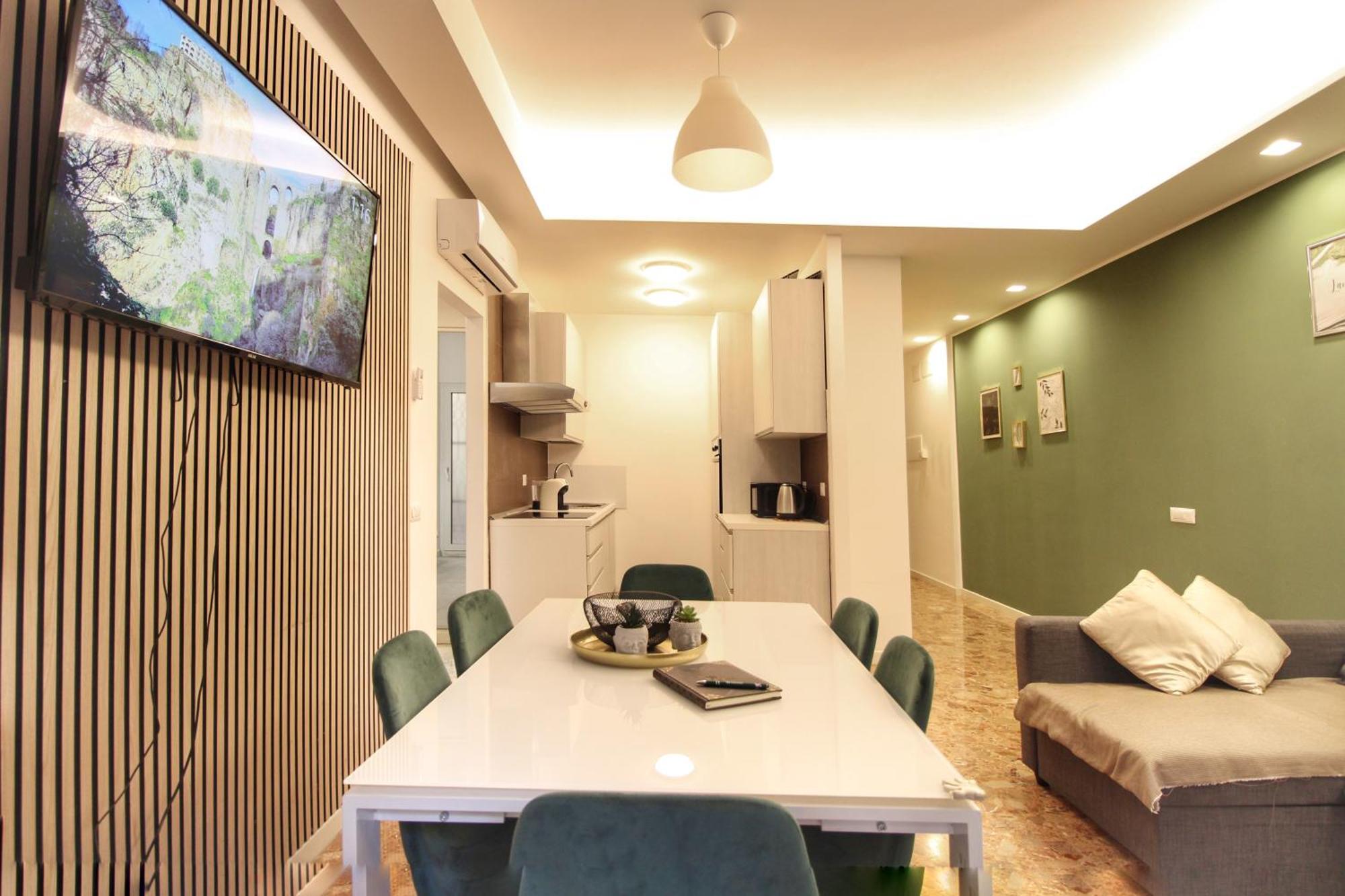 Delicious 2 Bed Room Apartment And Garden By Yh Rome Buitenkant foto