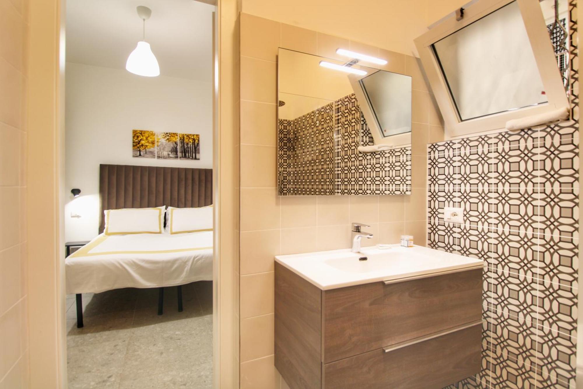 Delicious 2 Bed Room Apartment And Garden By Yh Rome Buitenkant foto